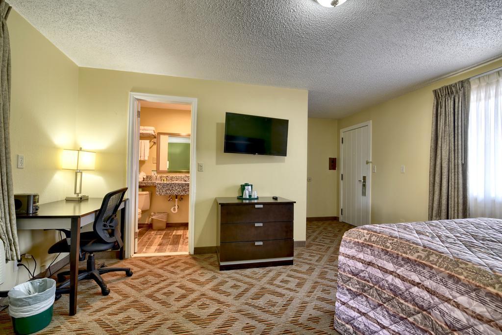 Roosevelt Inn & Suites Saratoga Springs Ballston Spa Екстериор снимка