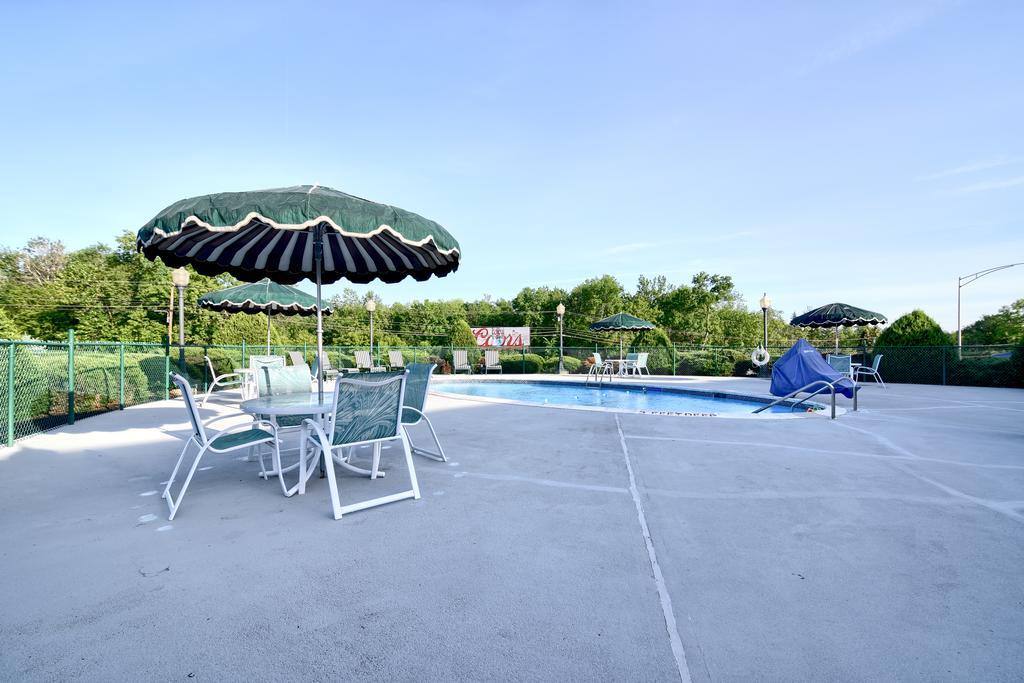 Roosevelt Inn & Suites Saratoga Springs Ballston Spa Екстериор снимка